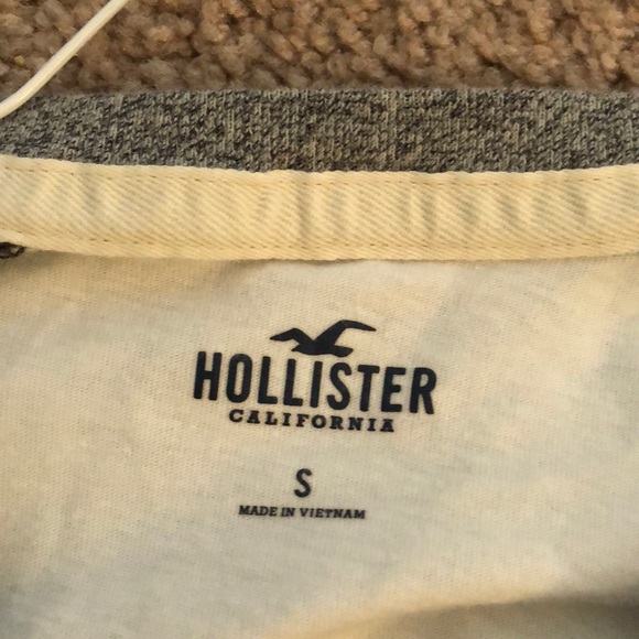 Men’s Hollister Long Sleeve - Picture 2 of 4